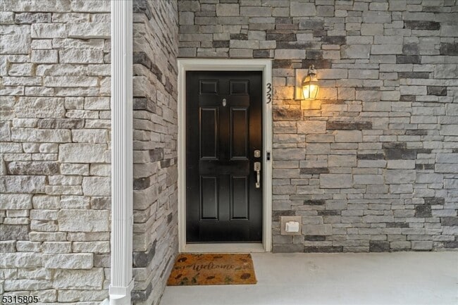 Foto del edificio - 33 Veterans Wy