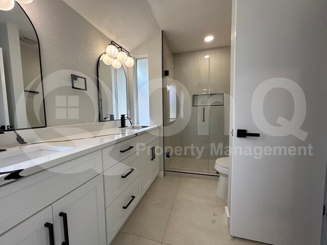 Building Photo - 608 High Meadow Dr