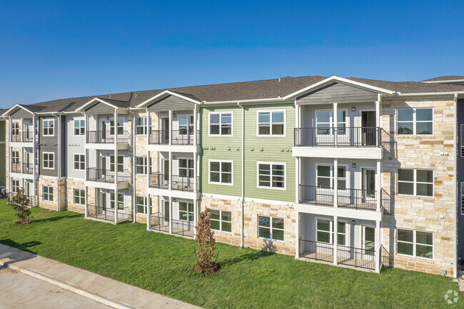 Foto del edificio - Enclave at Lake Pointe Senior Community