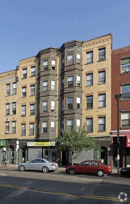 Primary Photo - 1045 Tremont St