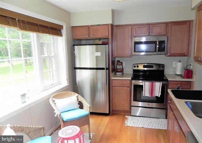 Foto del edificio - 2305 McGregor Ct