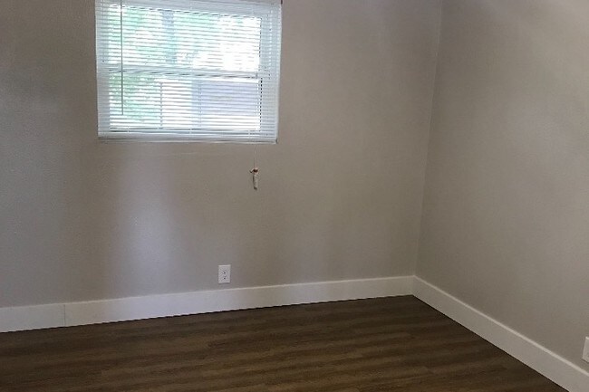 BEDROOM - 2425 louise