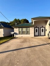 Building Photo - 3727 Putnam Dr