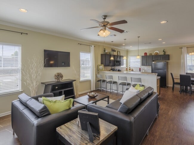 aspen-heights-murfressboro-int-0537-(ZF-3059-03274-1-023) - Cobalt Row