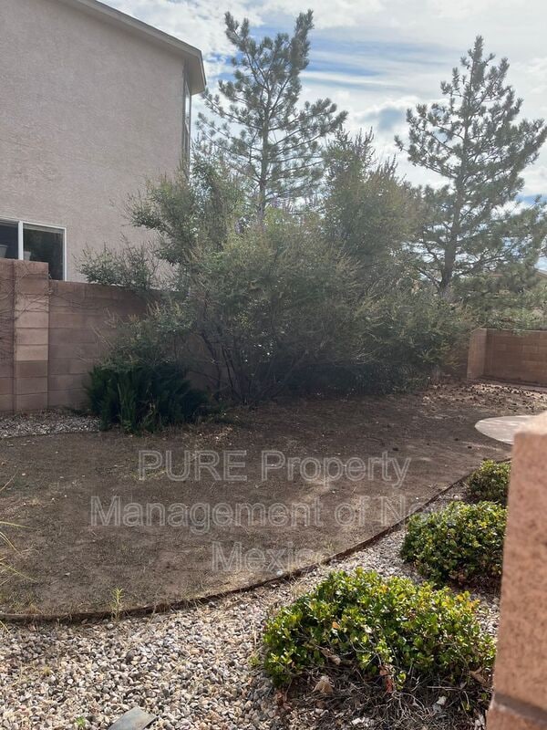 Foto del edificio - 10324 Calle Hermosa Pl NW