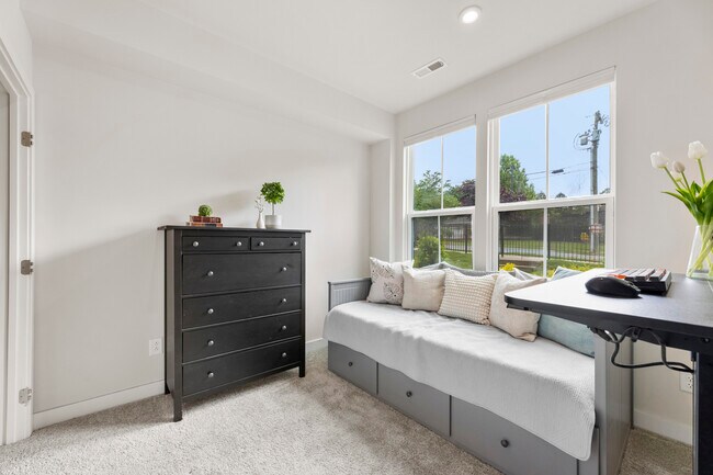 Foto del edificio - 3748 Ellington St
