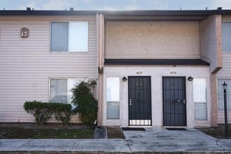 Building Photo - 4029 Henley Rd