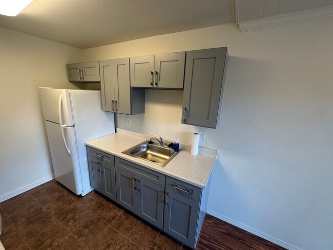 Foto del edificio - 2 BD / 1 BA Apartment Down the Road from Costco Waipio!!!