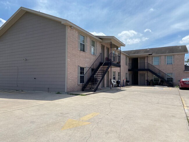Building Photo - 307 Gastel Cir
