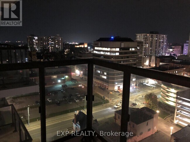 Photo du bâtiment - 55 Duke St W