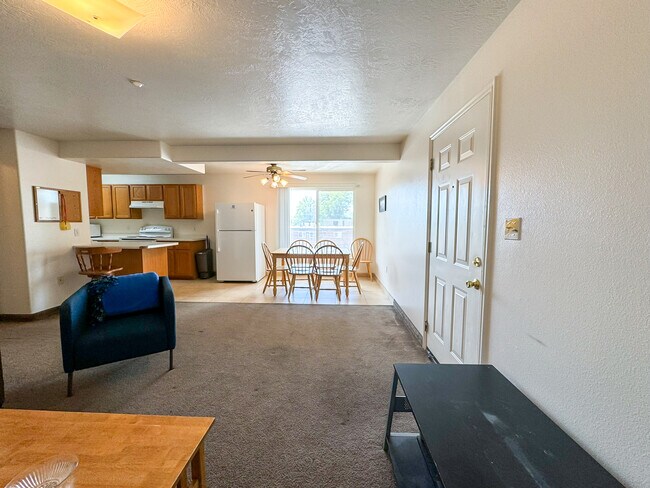 Foto del edificio - 25 W 880 N