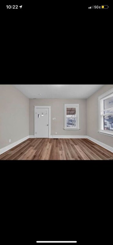 Foto del edificio - 9535 Longwood Ave