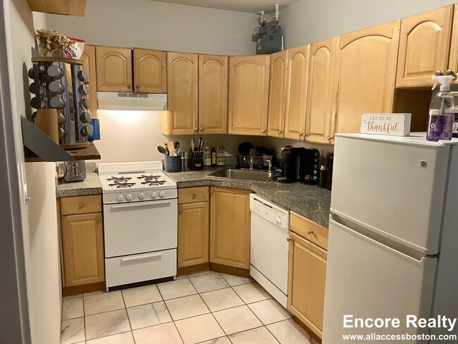 Building Photo - 110 Brainerd Rd