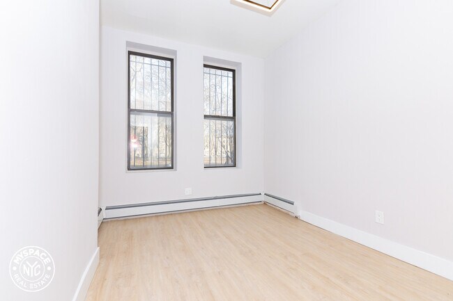Building Photo - 810 Macon St