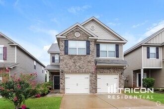 Building Photo - 120 Leland Ln