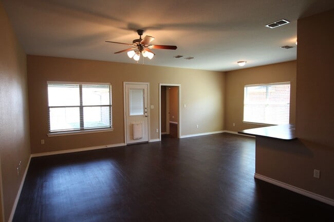 Foto del edificio - COMING SOON! - Gorgeous 3 Bedroom Home in ...