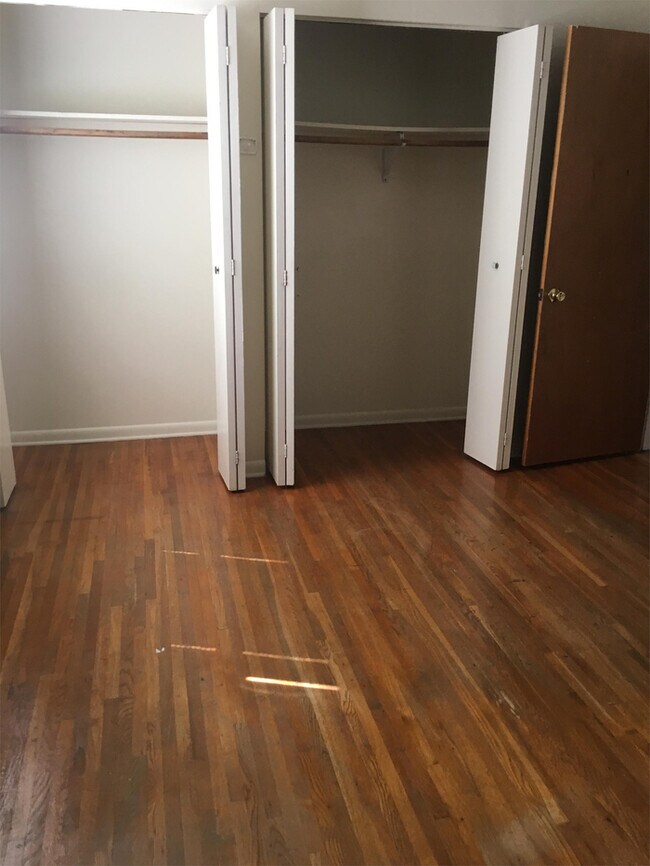 Building Photo - 3 Bedroom split in Scottfield