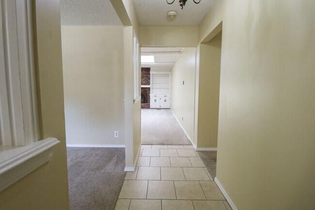 Foto del edificio - 3 Bed | 2 Bath in Central Tulsa!