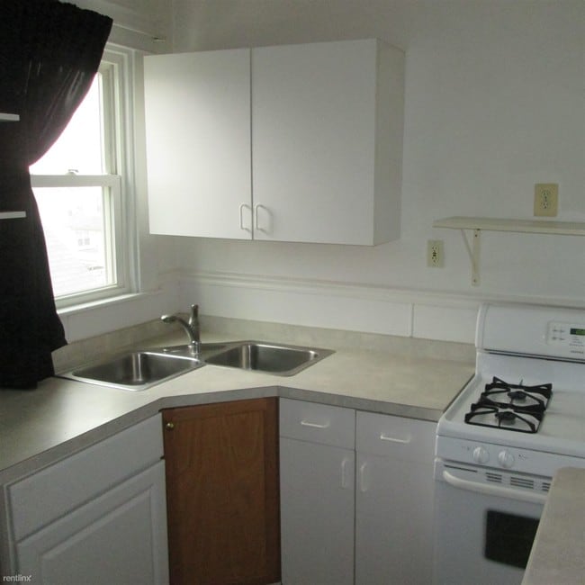 Building Photo - 3029 Oakcrest Ave