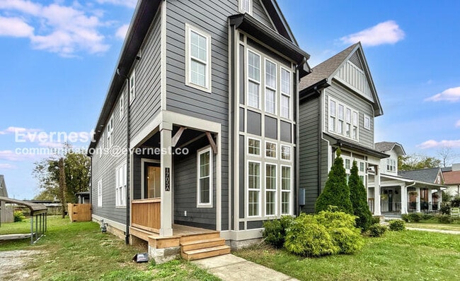 Building Photo - 1705 Cass St Building Photo - 1705 Cass St