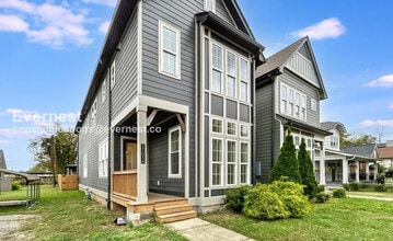 Building Photo - 1705 Cass St