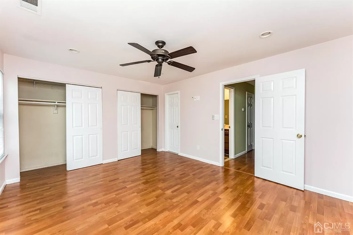 Master Bedroom - 208 Woodbridge Commons Way