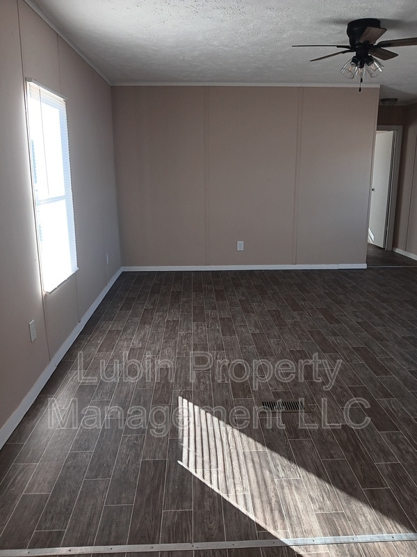 Building Photo - 13 Hailey Cove