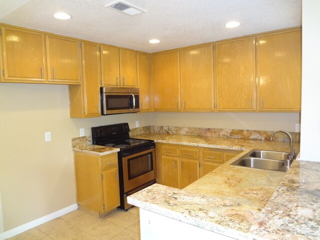 Building Photo - 1408 S Highland Ave