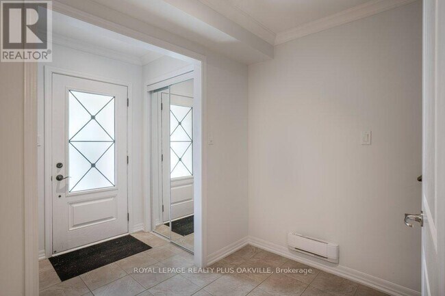 Photo du bâtiment - 211 Betsy Dr