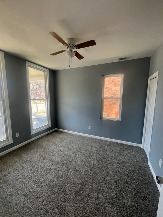 Photo - Beautiful Fully Renovated 2/1 Duplex! Apartment