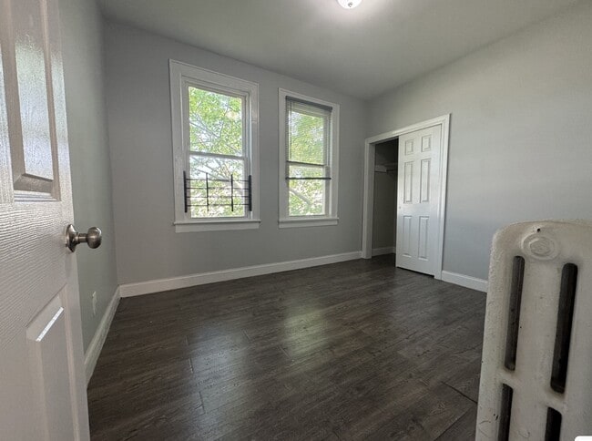165 W 5th St 3 - 169 W 5th St