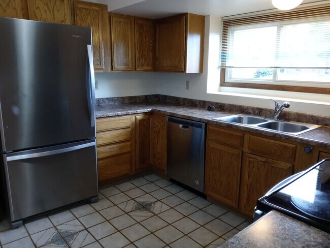 Building Photo - 5292 Cracker Barrel Cir