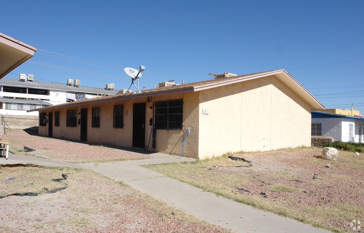 Primary Photo - 2811-2813 Van Buren Ave