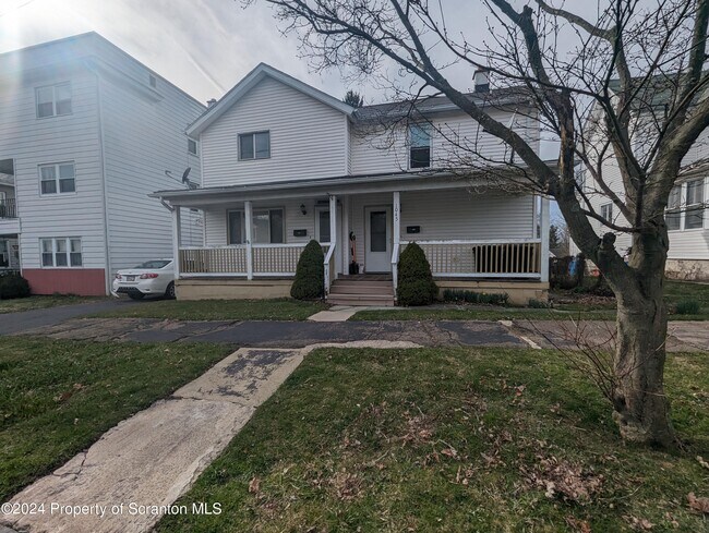 Building Photo - 1045 N Irving Ave