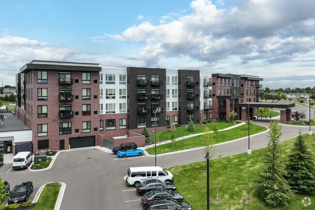 Building Photo - The Pillars of Lakeville