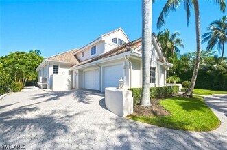 Building Photo - 2540 Half Moon Walk