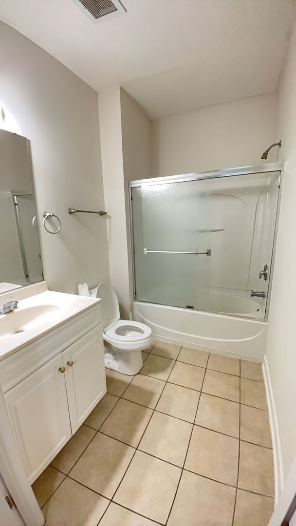 Building Photo - 1st Floor Fully Furnished Condo in Berkshire Forest