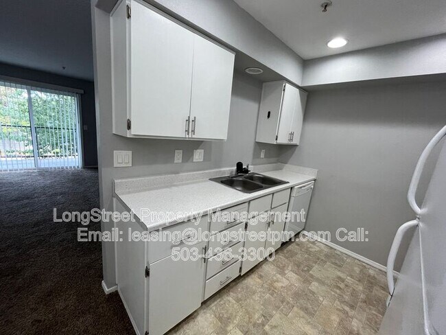 Foto del edificio - 8310 SE Rhine St