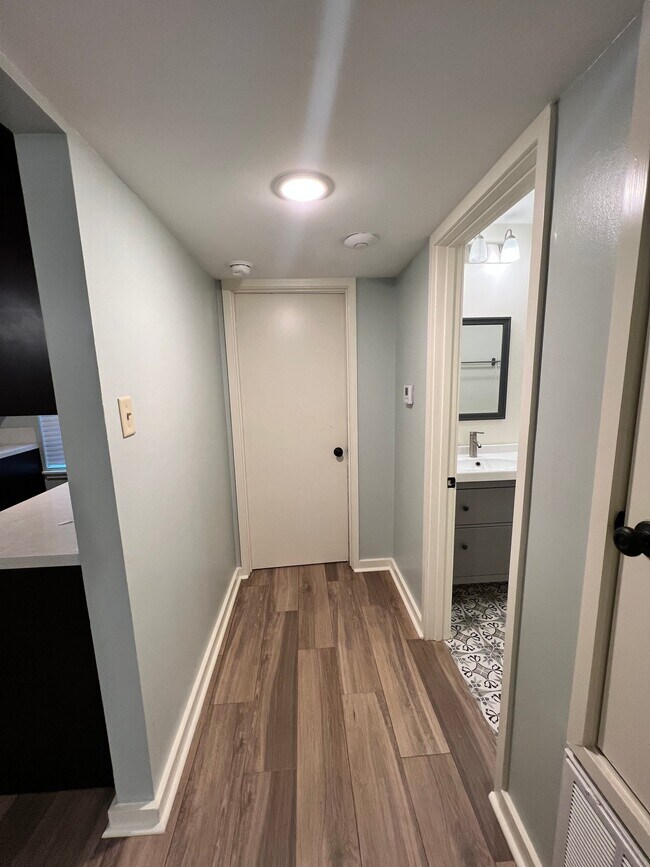 Foto del edificio - 509 E 7th St