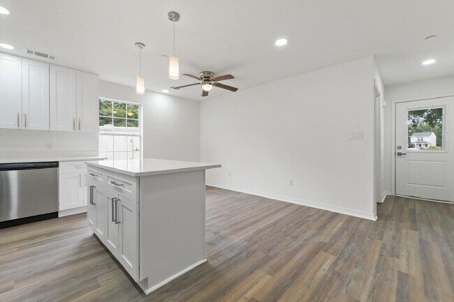 Foto del edificio - 957 Middle Ln