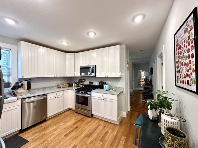 Building Photo - 307 Highland Ave