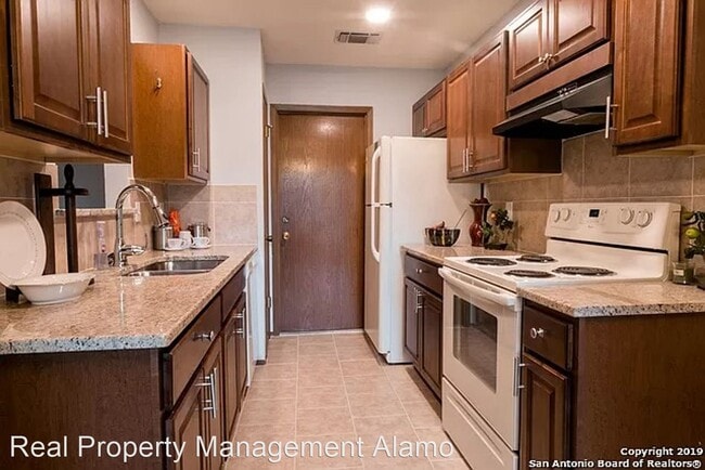 Building Photo - 3 br, 2 bath House - 9234 Ridge Town