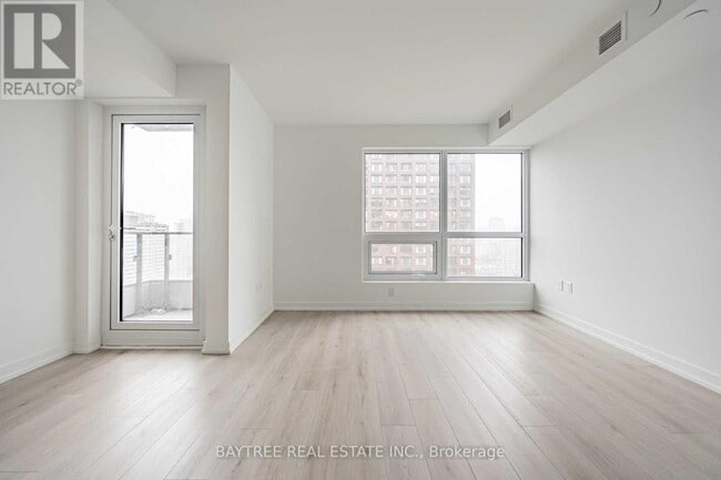 Building Photo - 395 Bloor St E