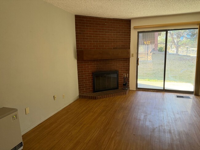 Foto del edificio - 2932 Holly Ave