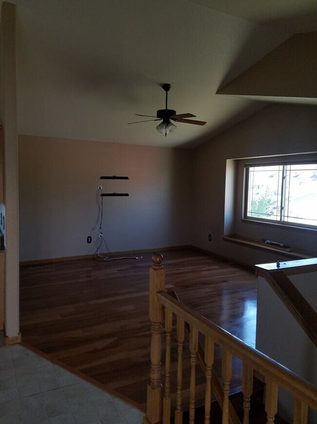 Building Photo - Beautiful split level home in north Rapid City.