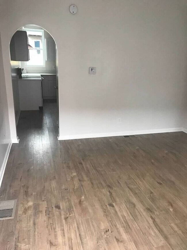 Foto del edificio - 2707 Miles Ave