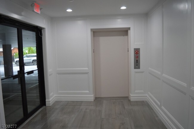 Foto del edificio - 599 Franklin Ave