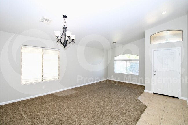 Foto del edificio - 1315 W Dexter Way