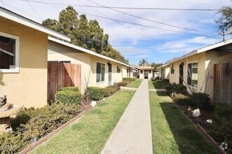 Building Photo - 425 Ojai Rd