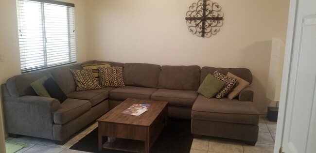 Building Photo - Glen Eagles Estates! Furnished Condo! Avai...